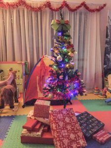 christmas, christmas tree, christmas decor, christmas presents